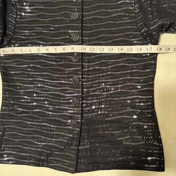 St. John Evening Black Textured Open-Front Blazer Embellished Buttons Size 2 - Picture 14 of 15